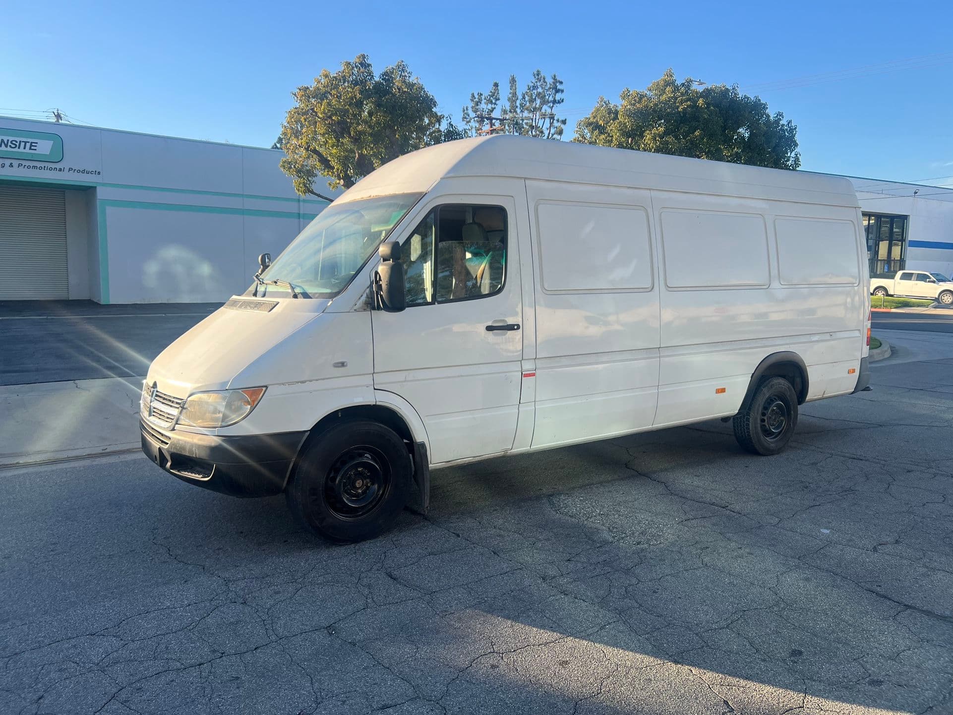 2005 Dodge Sprinter 2500 - Image 1